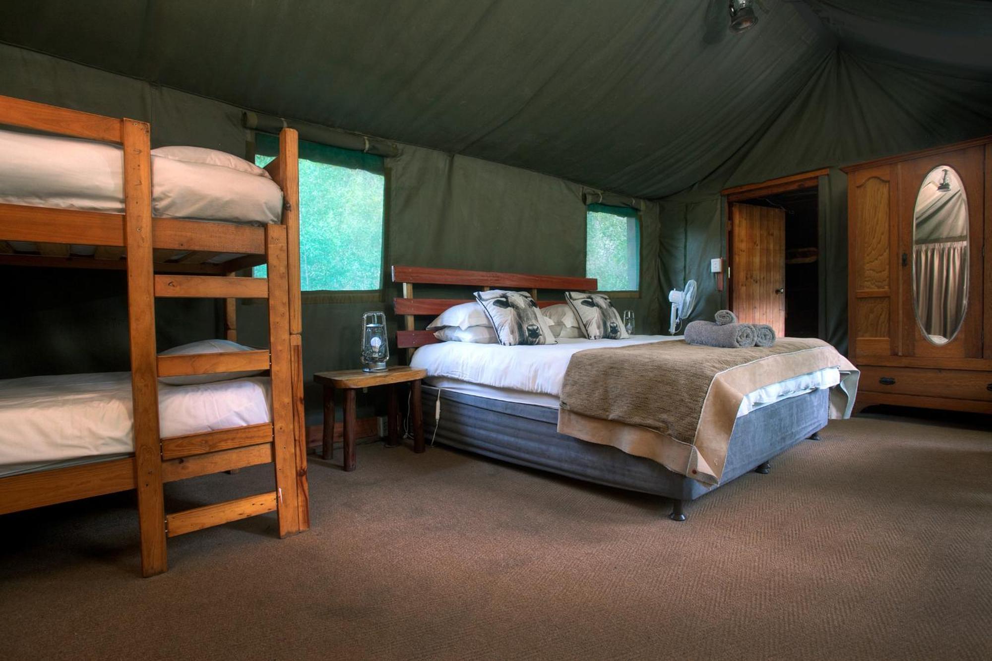 Fernhill Tented Treehouses Luxuszelt Rheenendal